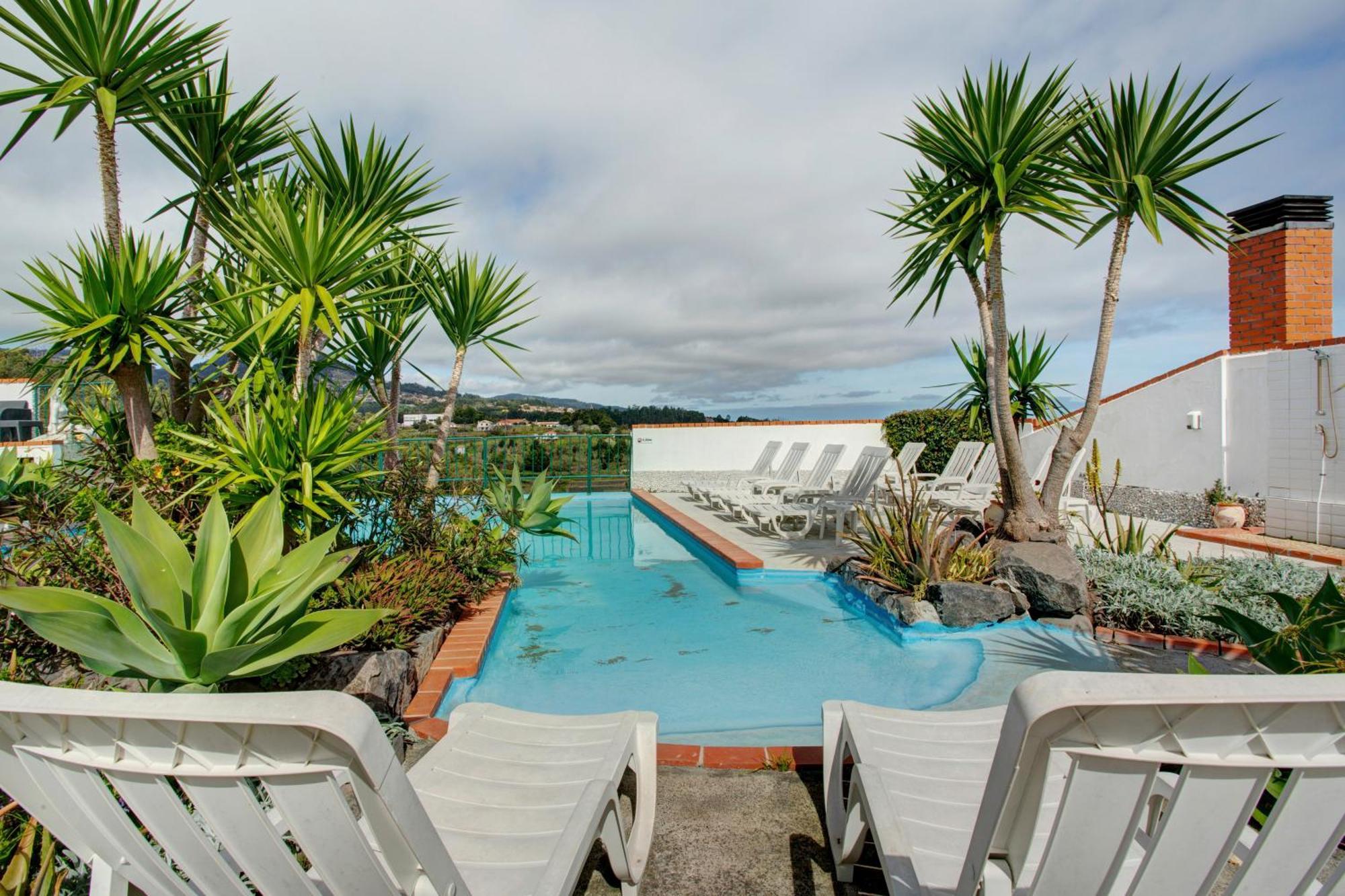 Pool Front Apartment Canico (Madeira)
